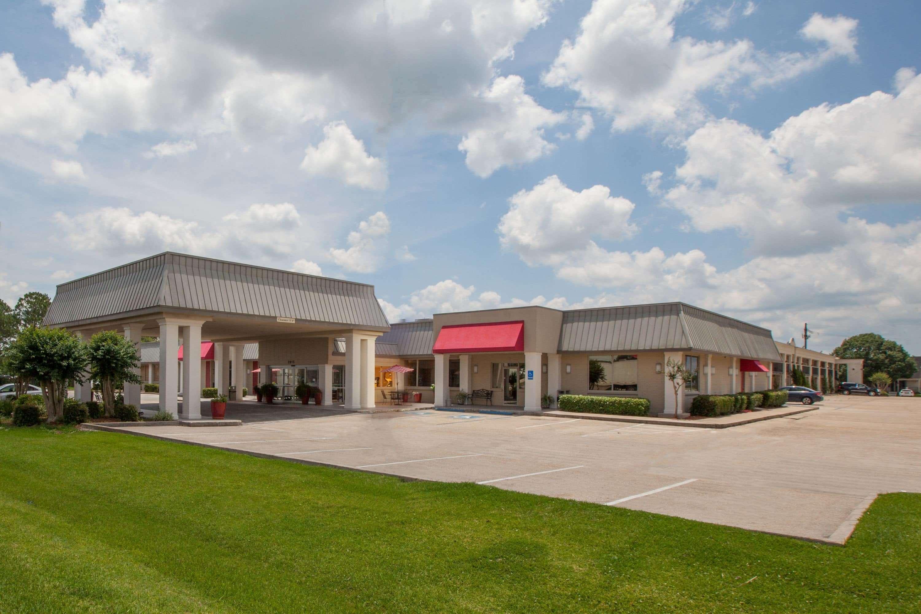 Hotel Ramada By Wyndham New Iberia Exterior foto